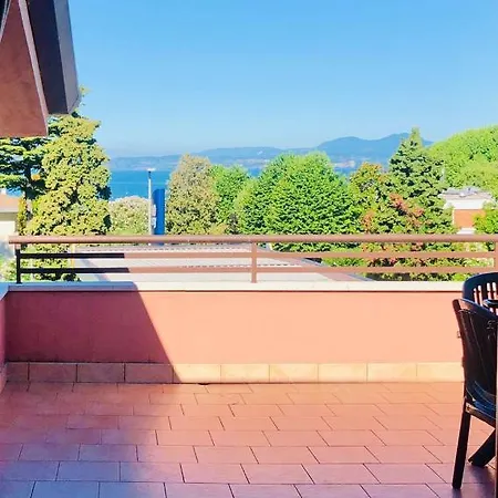 Eden Apartment *